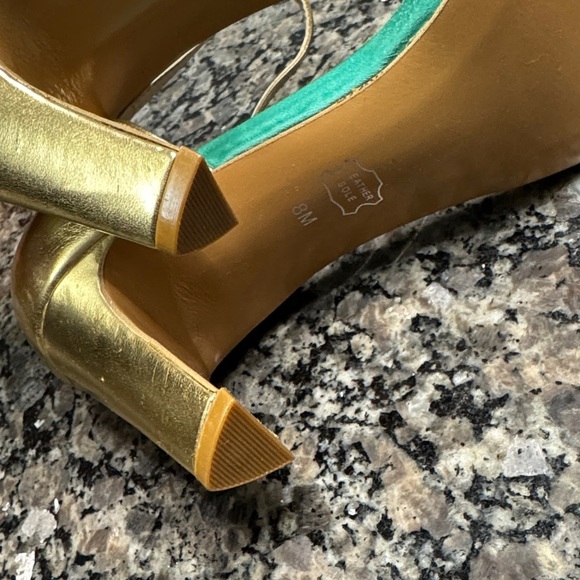 Violet & Red women’s Gold and Green Heels NWT 8 - Picture 9 of 15